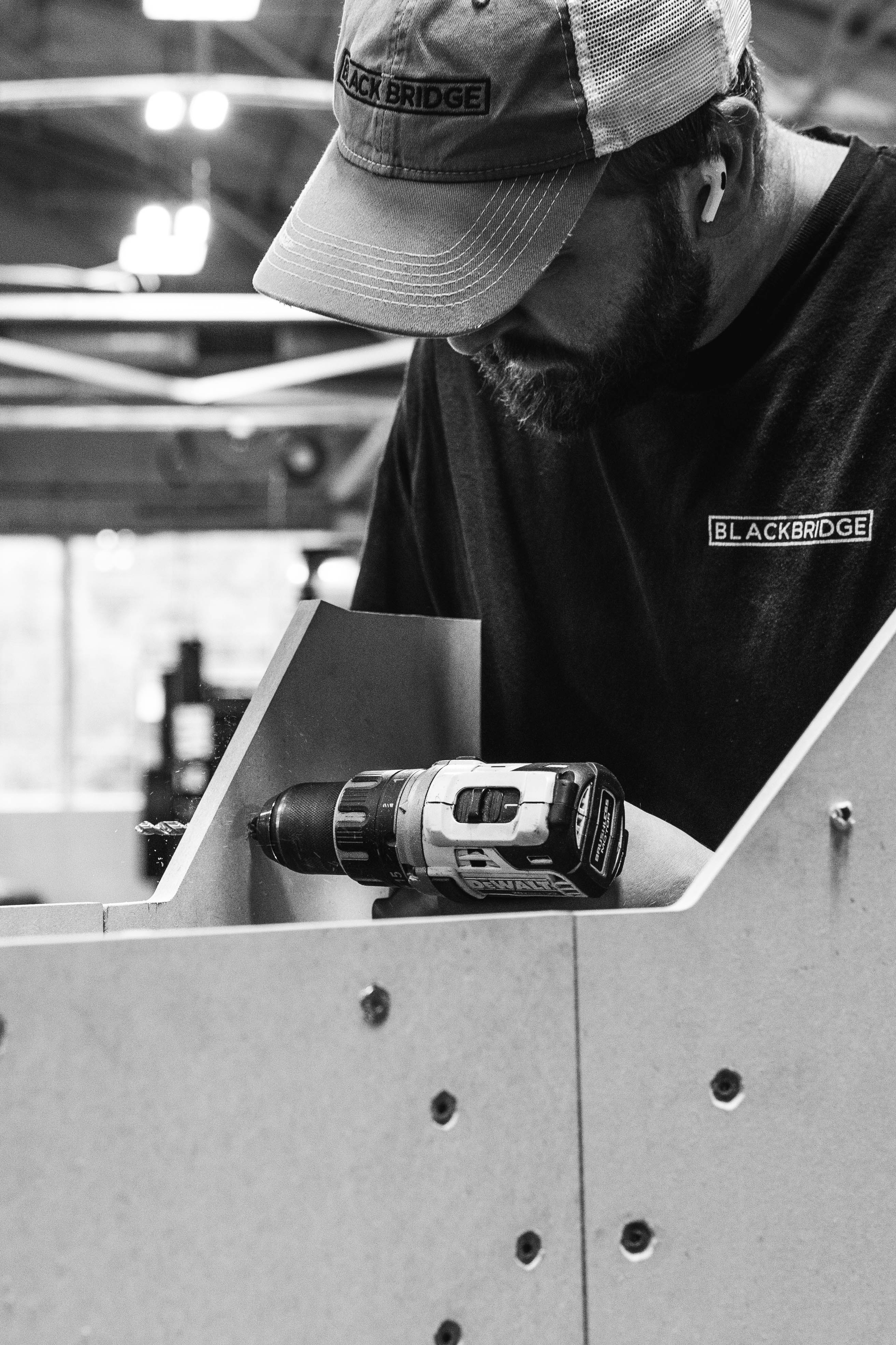 The Classic Defender Market in 2024: Engineering Impact on Restomod Excellence